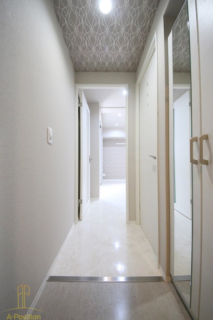 玄関　JESUS SQUARE nipponbashi