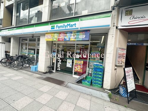コンビニ　ファミリーマート川崎駅西店（コンビニ）まで318m