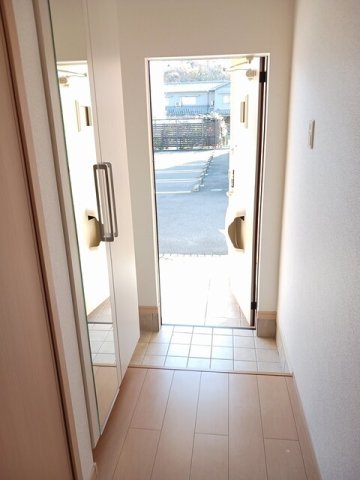 玄関　収納もある玄関です
