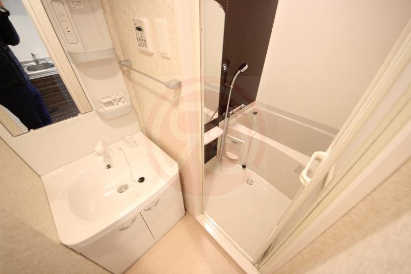 洗面設備　スペースが確保できる洗面所です