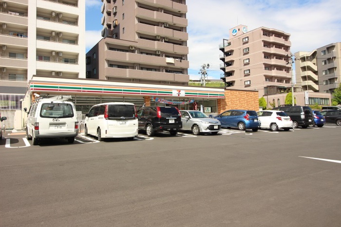 コンビニ　セブンイレブン（コンビニ）まで93m