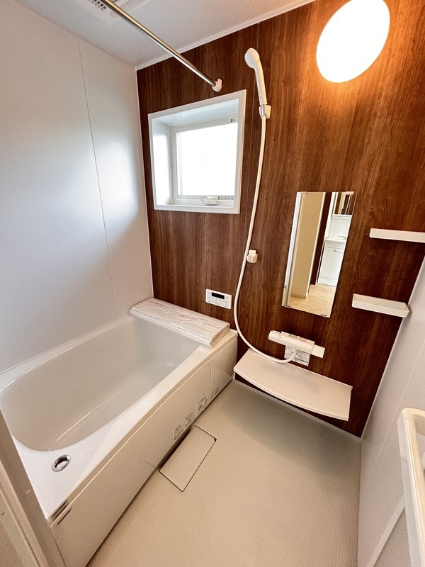 バス・シャワールーム　追い焚き機能付きオートバス