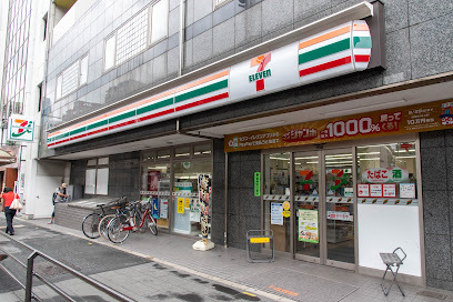 コンビニ　セブン－イレブン六本木３丁目店（コンビニ）まで217m