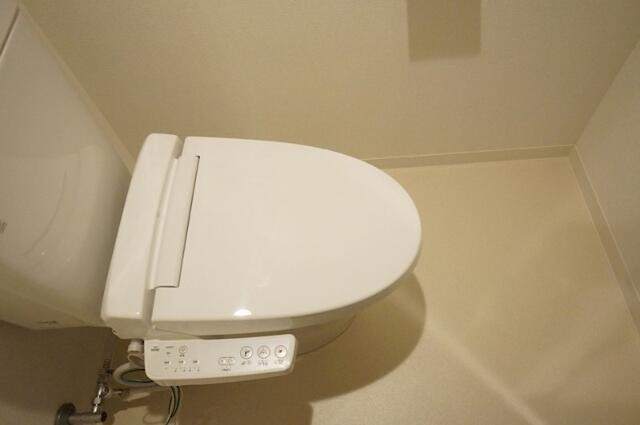 トイレ　温水洗浄便座機能