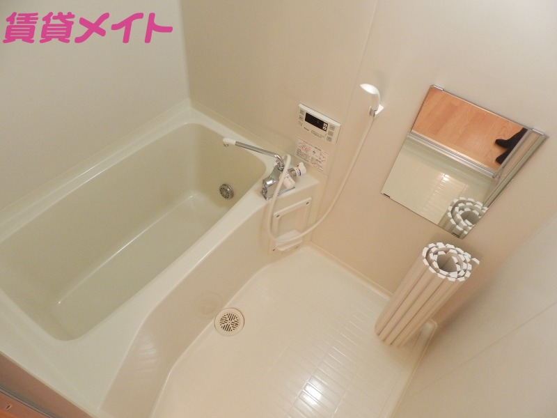 バス・シャワールーム　同物件別室の写真です。