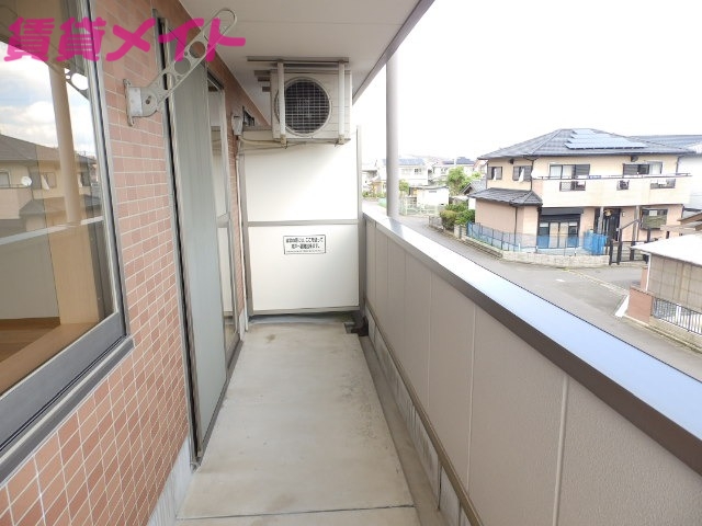 バルコニー　同物件別室の写真です。
