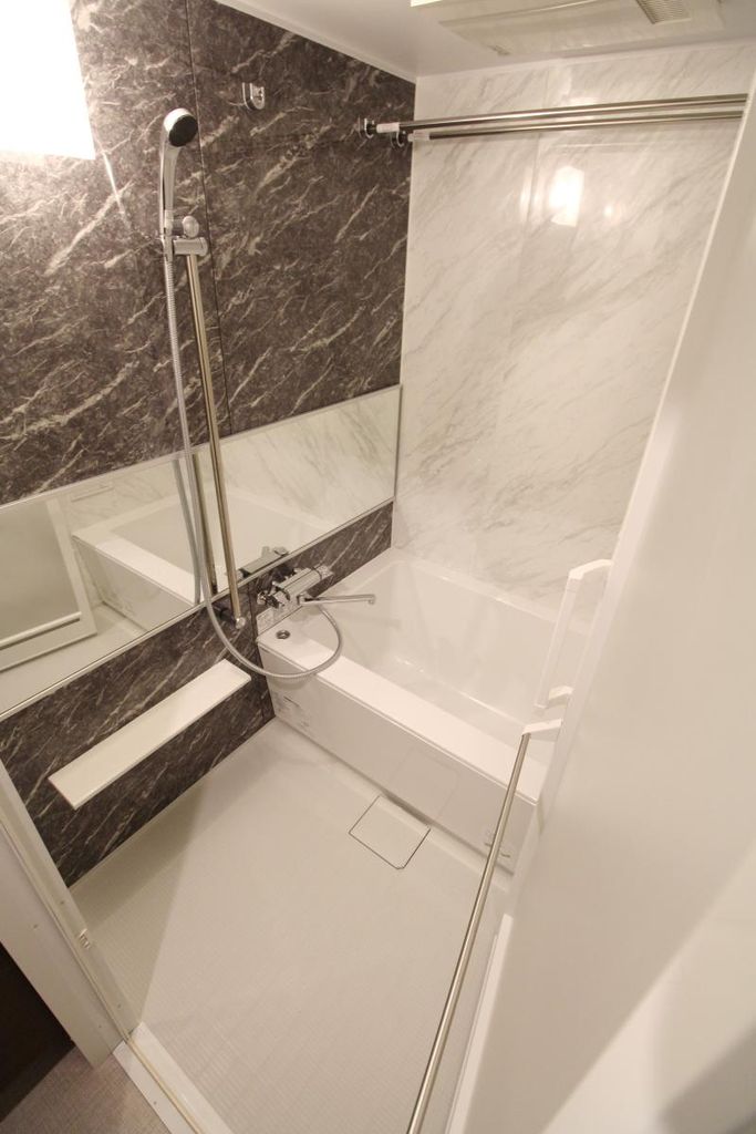 バス・シャワールーム　きれいなお風呂です