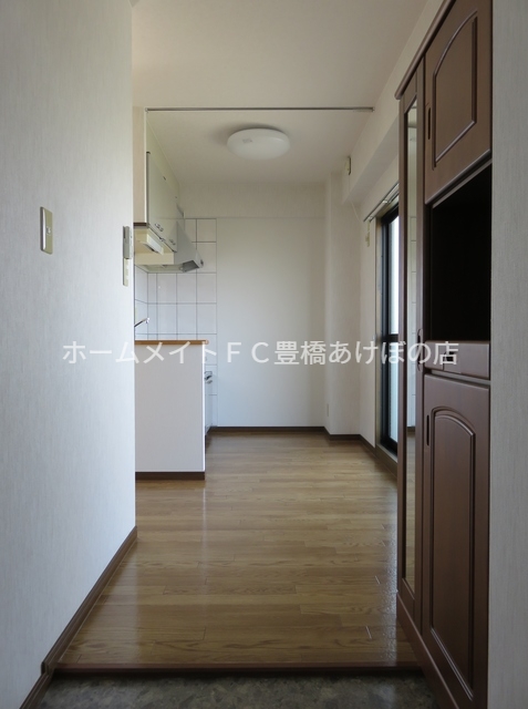 玄関　同型別部屋写真