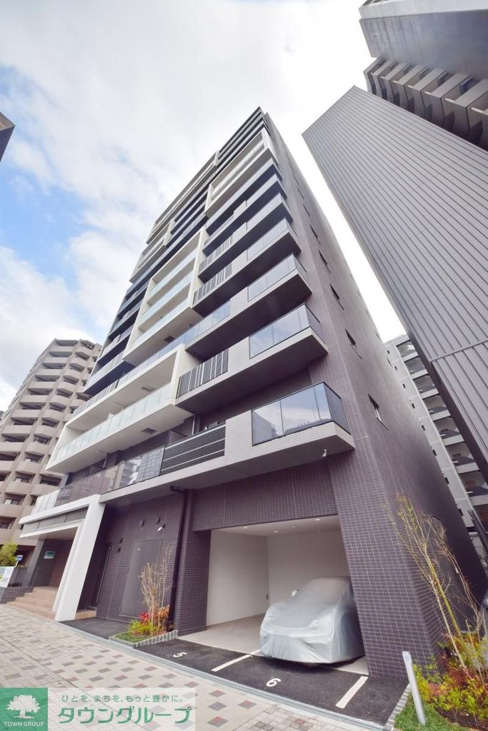 建物外観　防犯カメラもあります