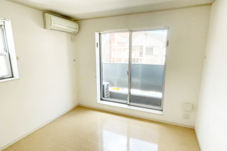 居室・リビング　★角部屋、二面採光、風通しも良好★