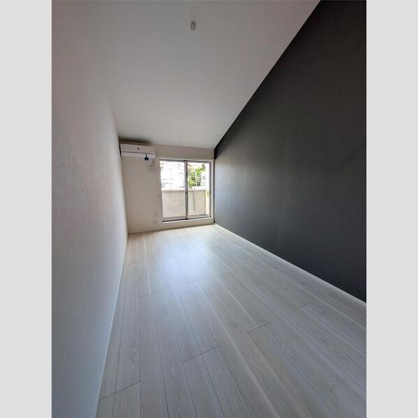 居室・リビング　アクセントクロスでおしゃれな洋室♪