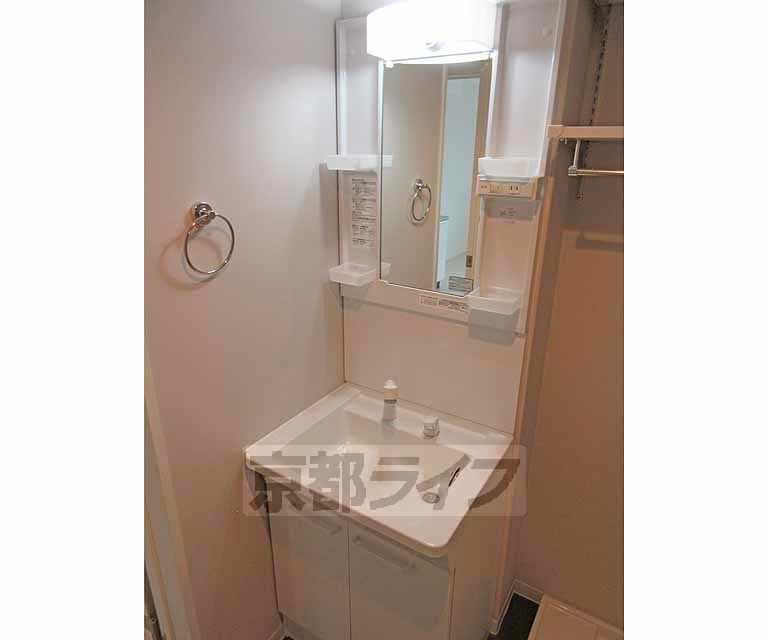 洗面設備　使い勝手の良さそうな洗面台ですね～