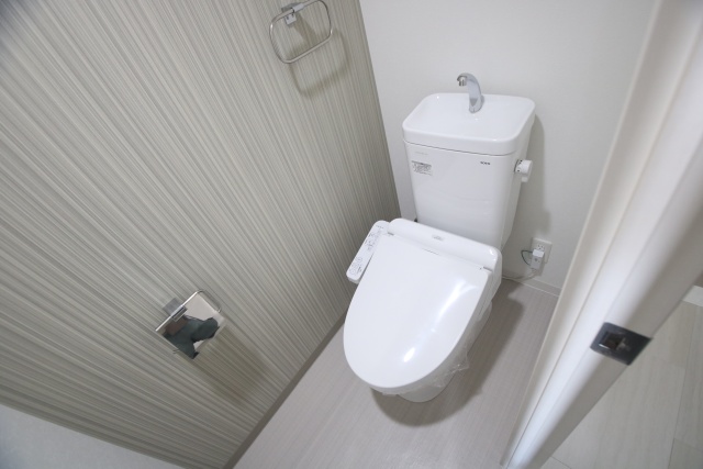 トイレ　※別室の参考写真の為、現況優先です。