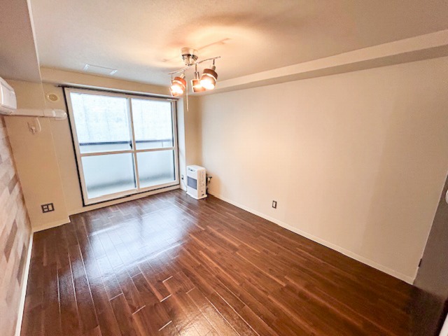 居室・リビング　【カラクリハウス】を見たとお伝えください♪