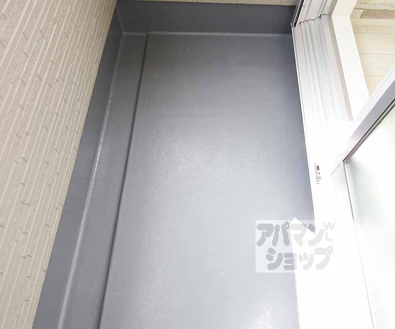 バルコニー　日当たり良好なベランダ・