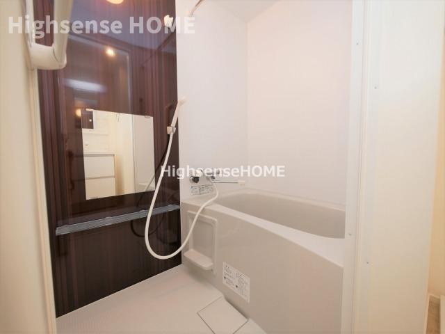 バス・シャワールーム　落ち着いた空間のお風呂です