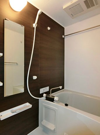 バス・シャワールーム　別部屋参考写真となります