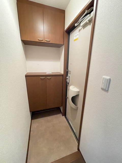 玄関　別部屋参考写真です