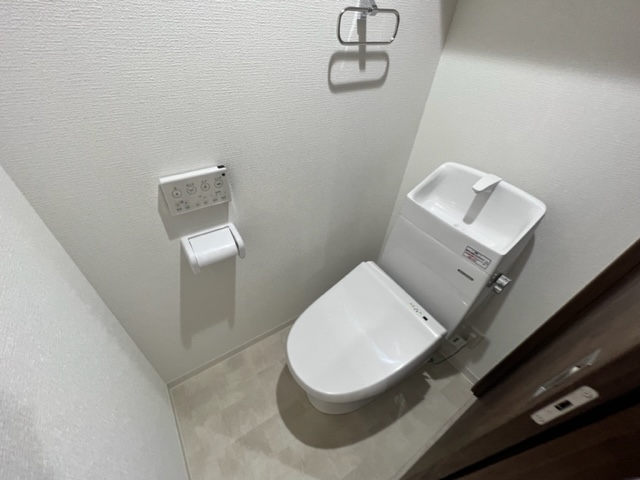 トイレ　※室内は現況を優先します