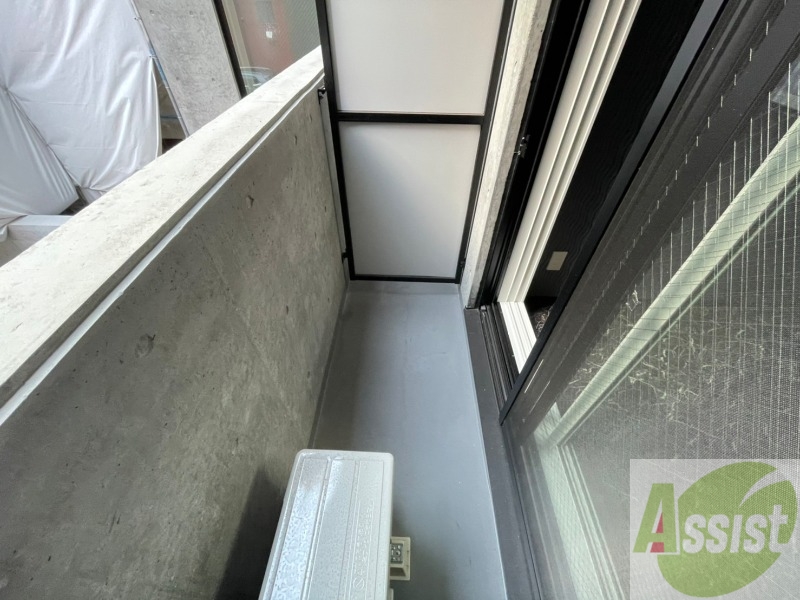 バルコニー　こちらはバルコニー。洗濯物が干せるようになっています。