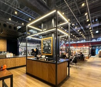 飲食店　スターバックスコーヒーTSUTAYA　BOOK　STORE東（飲食店）まで551m
