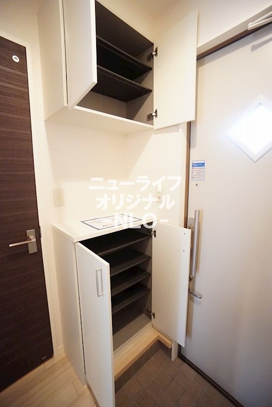 その他　上下に分かれた使い勝手の良いシューズボックス☆