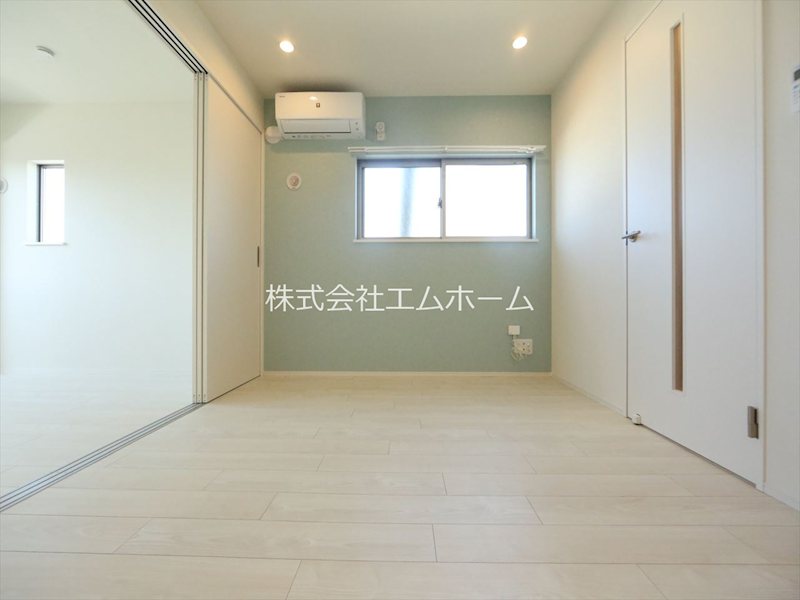 その他部屋・スペース　ＬＤＫ8帖　システムキッチン　エアコン完備