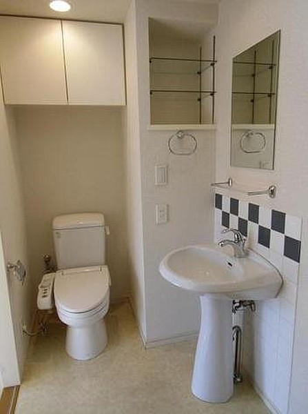 トイレ　※反転タイプの写真を使用しています。