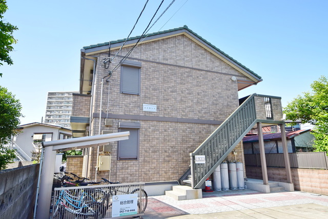 建物外観　～住環境良好ですっ～