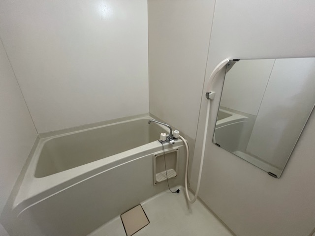 バス・シャワールーム　シンプルで機能的なユニットバスです♪