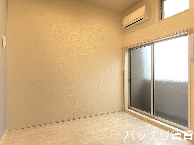 バルコニー　別号室タイプの為、現状を優先致します。