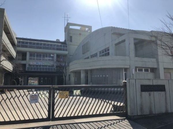 小学校　横浜市立荏田西小学校（小学校）まで1070m