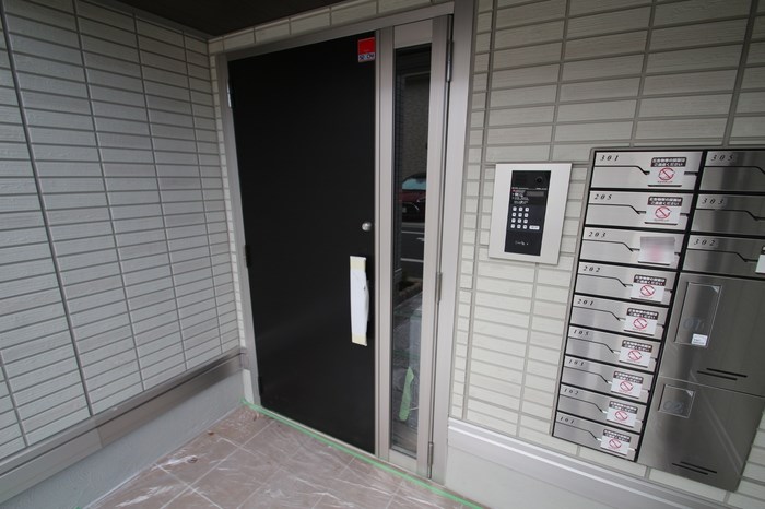 エントランス　オートロック付き