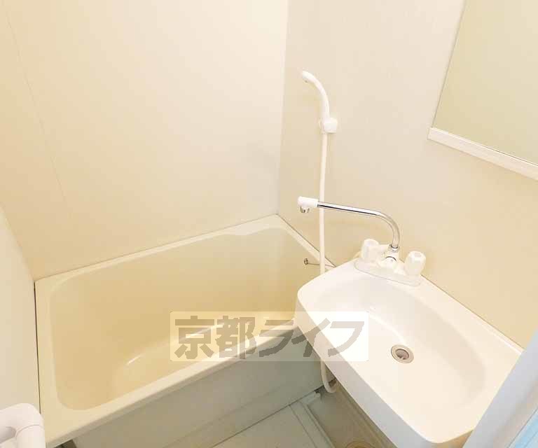 バス・シャワールーム　改装でバストイレがセパレートになりました！