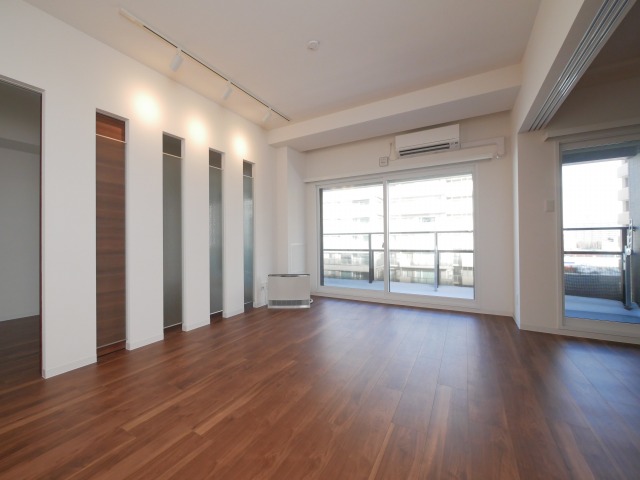 居室・リビング　★町中好立地のハイグレード賃貸！★都市ガス仕様・床暖付き♪★