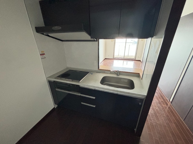 キッチン　IHコンロ３口