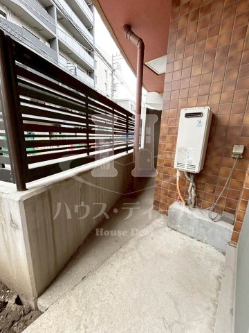 バルコニー　外からの目が気にならないバルコニーで洗濯物が干せます