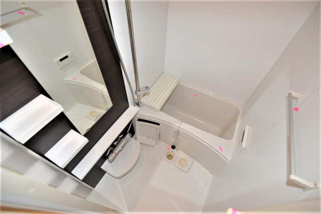 バス・シャワールーム　コンパクトで使いやすいお風呂です