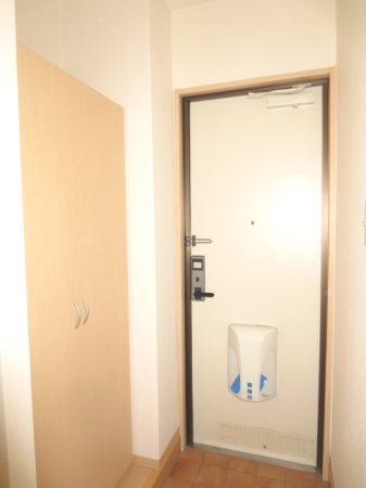 玄関　201号室の写真