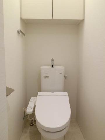 トイレ　嬉しい温水洗浄便座♪