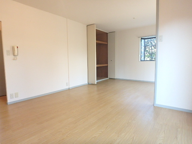 居室・リビング　※別室参考写真【ＬＤＫ１４帖】　南東向きの暖かいリビング★