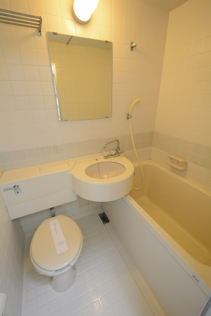 バス・シャワールーム　シンプルで機能的なユニットバスです！