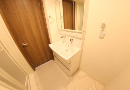 洗面設備　使いやすい独立洗面台です