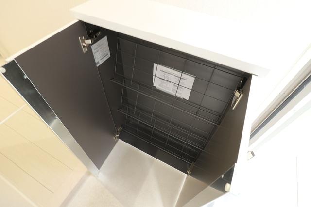 収納　収納　シューズボックス