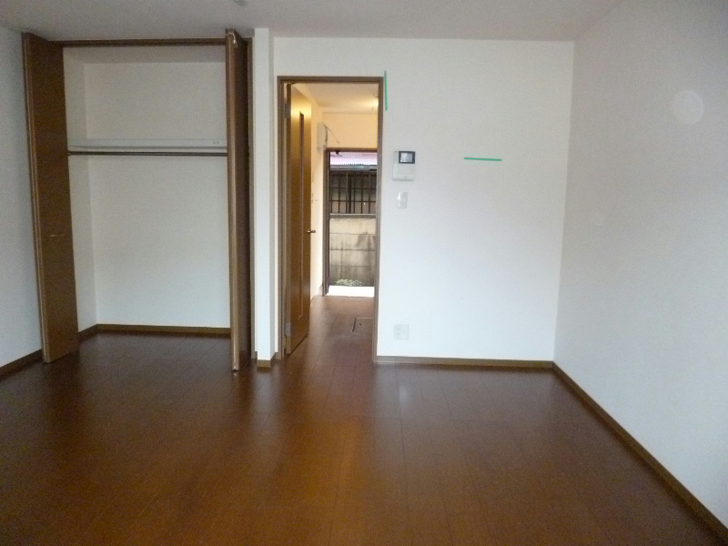 その他部屋・スペース　フローリングのお部屋です。（同建物別室の写真です。）