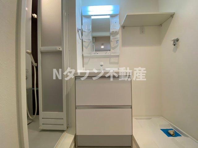 洗面設備　使いやすい独立洗面台です