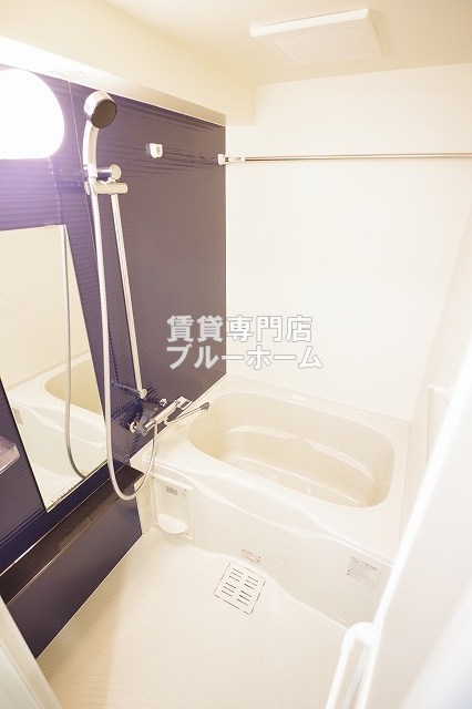 バス・シャワールーム　ピカピカのお風呂！