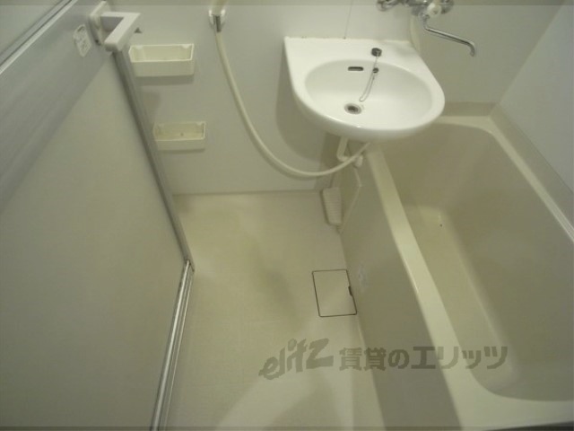 バス・シャワールーム　バス