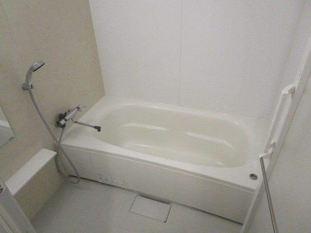 バス・シャワールーム　一坪追い炊き機能付きオートバス