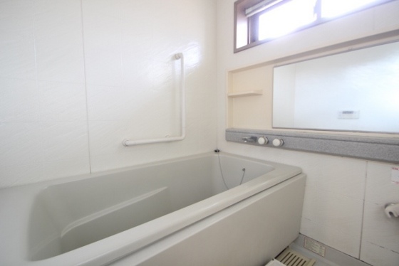 バス・シャワールーム　※修繕中